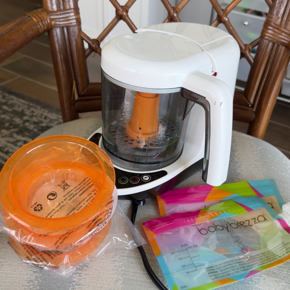 Baby Brezza White Food Maker